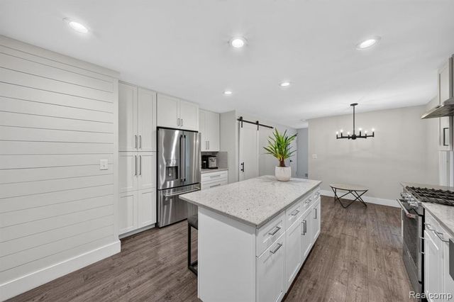 5730 Pine View Drive, Ypsilanti, MI 48197