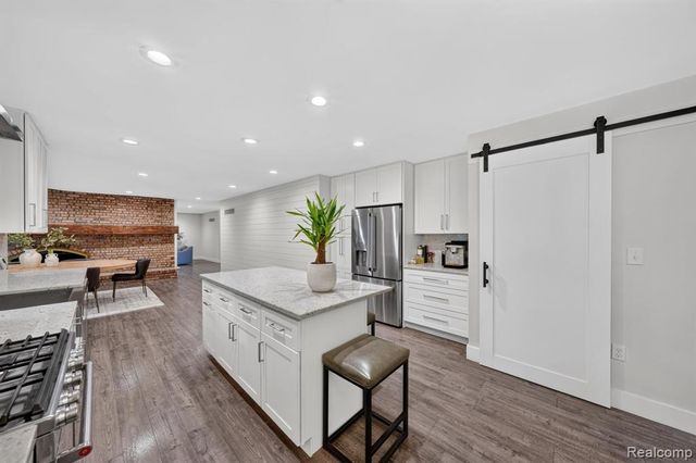 5730 Pine View Drive, Ypsilanti, MI 48197