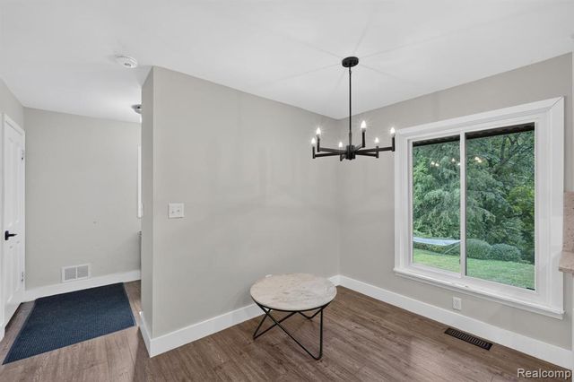 5730 Pine View Drive, Ypsilanti, MI 48197