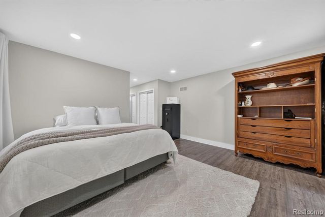 5730 Pine View Drive, Ypsilanti, MI 48197