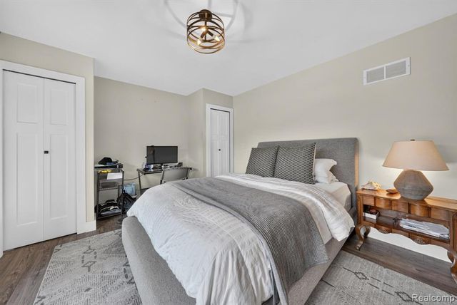 5730 Pine View Drive, Ypsilanti, MI 48197
