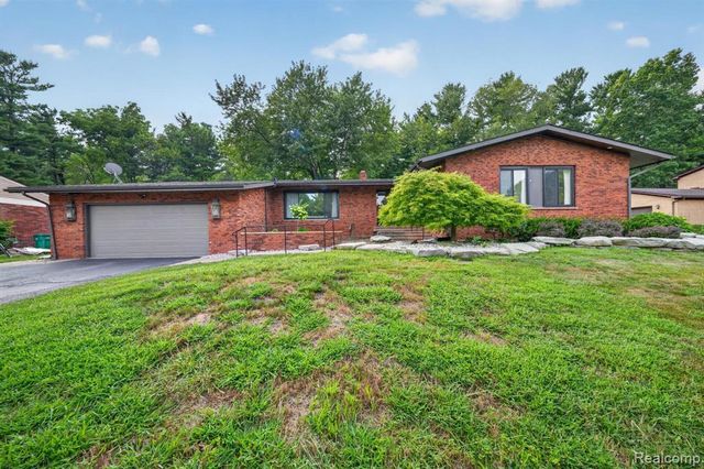 5730 Pine View Drive, Ypsilanti, MI 48197