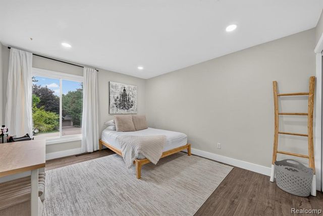 5730 Pine View Drive, Ypsilanti, MI 48197