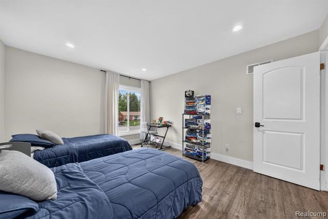 5730 Pine View Drive, Ypsilanti, MI 48197