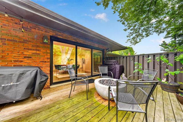 5730 Pine View Drive, Ypsilanti, MI 48197