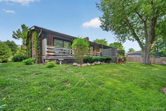 5730 Pine View Drive, Ypsilanti, MI 48197