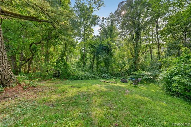 5730 Pine View Drive, Ypsilanti, MI 48197