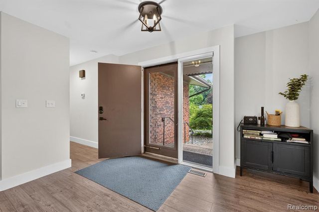 5730 Pine View Drive, Ypsilanti, MI 48197