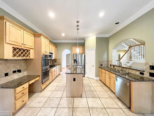 455 Wembley Circle, Sandy Springs, GA 30328