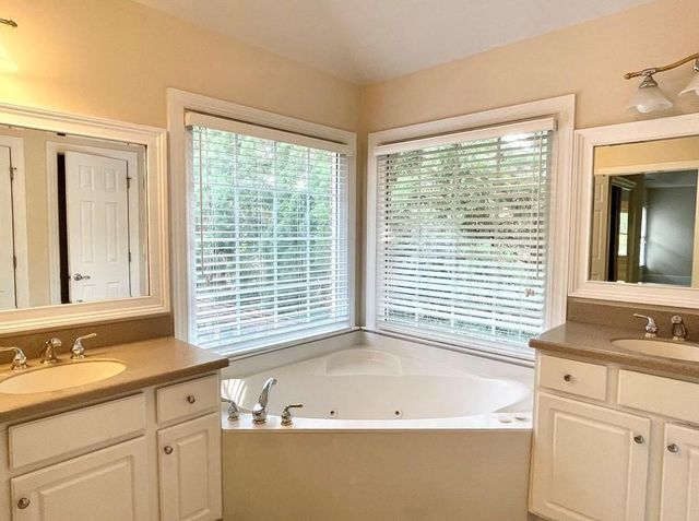 455 Wembley Circle, Sandy Springs, GA 30328