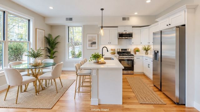 81 Chestnut Hill Ave 205, Boston, MA 02135