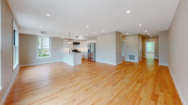 81 Chestnut Hill Ave 205, Boston, MA 02135