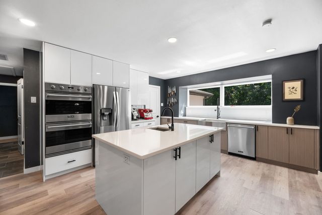 9918 Ila Drive, Dallas, TX 75220