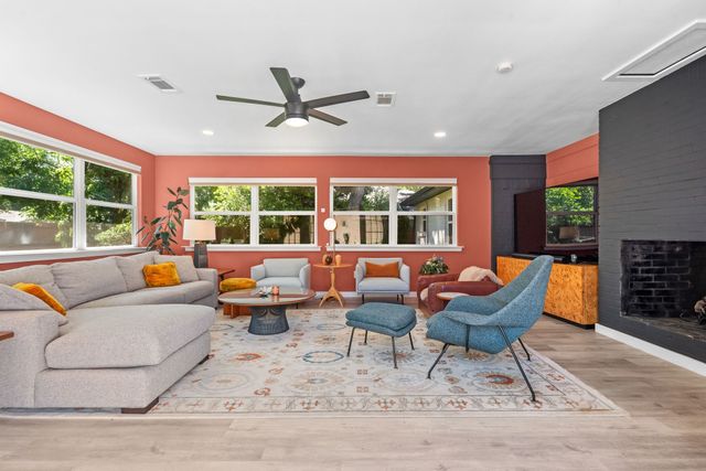 9918 Ila Drive, Dallas, TX 75220