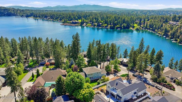 2946 E Point Hayden DR, Hayden Lake, ID 83835