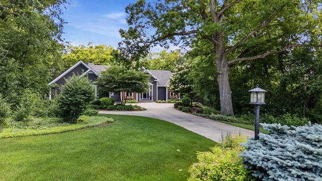 W279N5280 Hanover Hill COURT, Lisbon, WI 53089