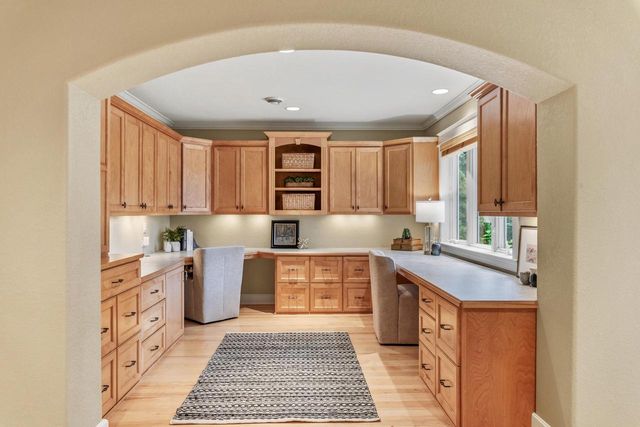W279N5280 Hanover Hill COURT, Lisbon, WI 53089