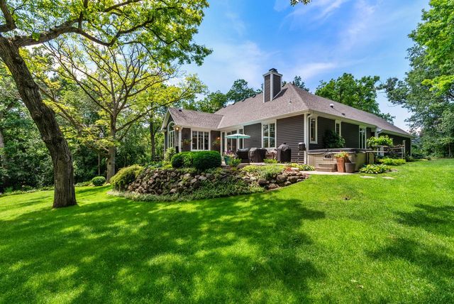 W279N5280 Hanover Hill COURT, Lisbon, WI 53089
