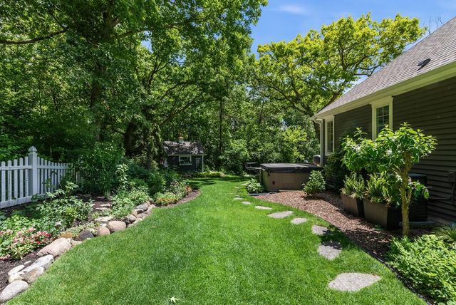 W279N5280 Hanover Hill COURT, Lisbon, WI 53089