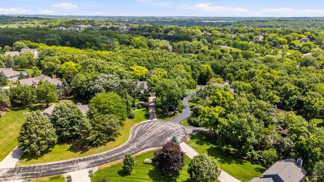 W279N5280 Hanover Hill COURT, Lisbon, WI 53089