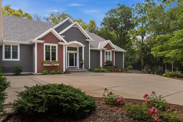 W279N5280 Hanover Hill COURT, Lisbon, WI 53089