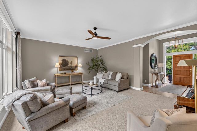 W279N5280 Hanover Hill COURT, Lisbon, WI 53089