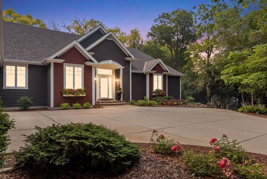 W279N5280 Hanover Hill COURT, Lisbon, WI 53089