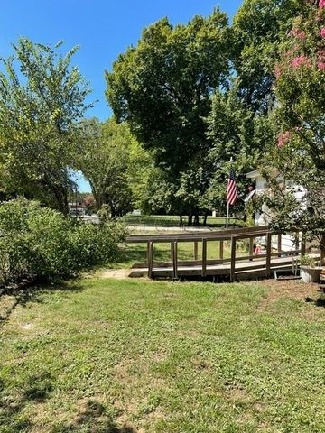 310 W Cobb Street, Bridgeport, TX 76426
