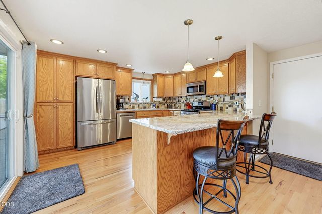 2867 Spring Hills Drive, Medford, OR 97504