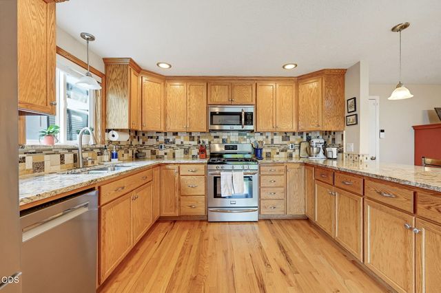 2867 Spring Hills Drive, Medford, OR 97504