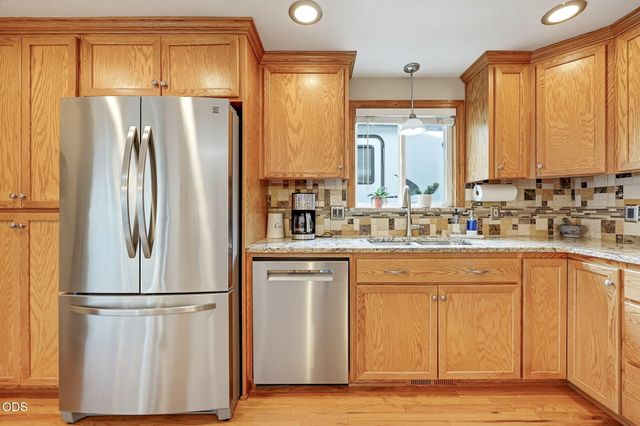 2867 Spring Hills Drive, Medford, OR 97504