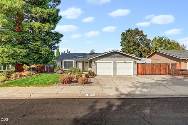 2867 Spring Hills Drive, Medford, OR 97504