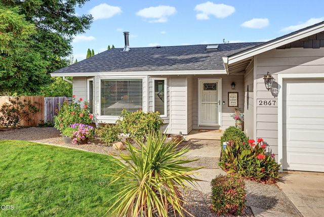 2867 Spring Hills Drive, Medford, OR 97504