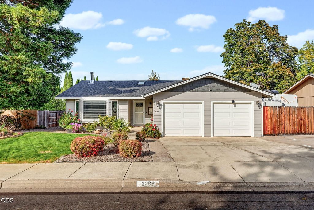 2867 Spring Hills Drive, Medford, OR 97504