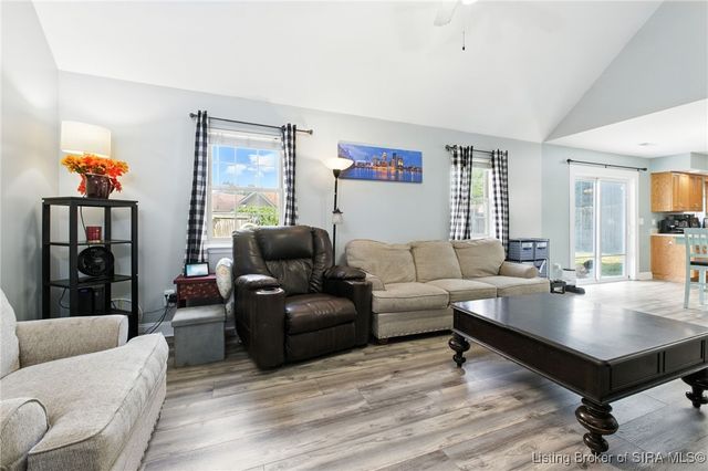 3224 Charlestown Jeffersonville Pike, Jeffersonville, IN 47130