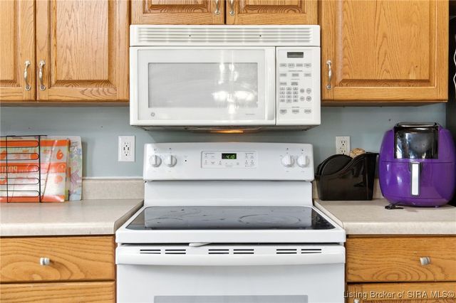 3224 Charlestown Jeffersonville Pike, Jeffersonville, IN 47130