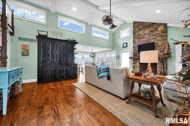 1015 Sunny Knoll Drive, Galesburg, IL 61401