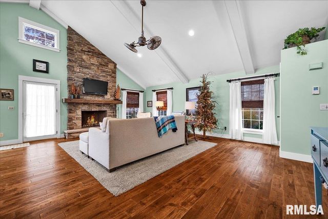 1015 Sunny Knoll Drive, Galesburg, IL 61401