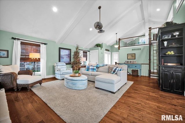 1015 Sunny Knoll Drive, Galesburg, IL 61401