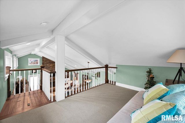 1015 Sunny Knoll Drive, Galesburg, IL 61401