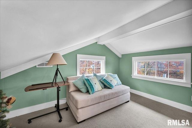 1015 Sunny Knoll Drive, Galesburg, IL 61401