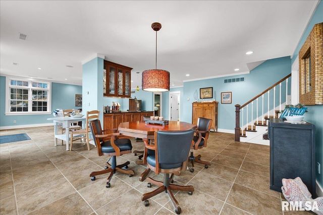 1015 Sunny Knoll Drive, Galesburg, IL 61401