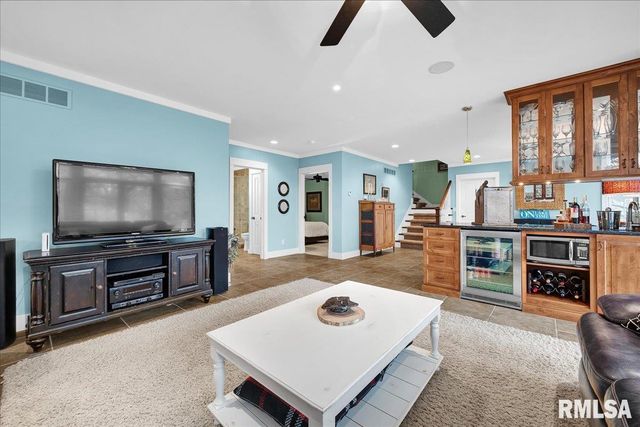 1015 Sunny Knoll Drive, Galesburg, IL 61401