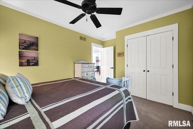 1015 Sunny Knoll Drive, Galesburg, IL 61401