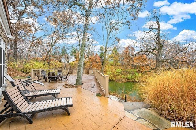 1015 Sunny Knoll Drive, Galesburg, IL 61401