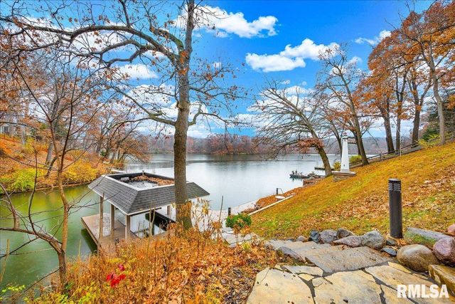 1015 Sunny Knoll Drive, Galesburg, IL 61401