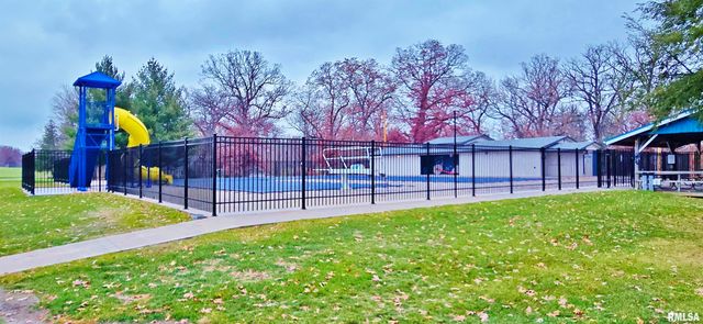 1015 Sunny Knoll Drive, Galesburg, IL 61401