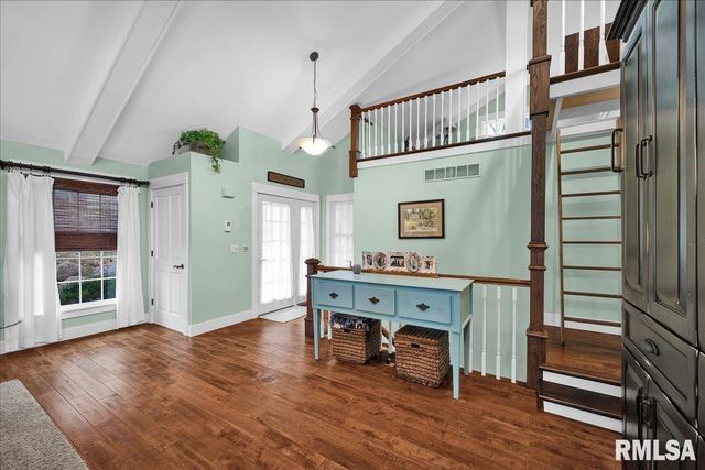 1015 Sunny Knoll Drive, Galesburg, IL 61401