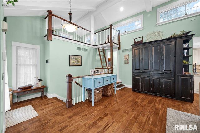 1015 Sunny Knoll Drive, Galesburg, IL 61401