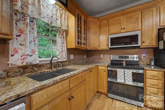 77 Pigeon Creek Trail, Bryson City, NC 28713